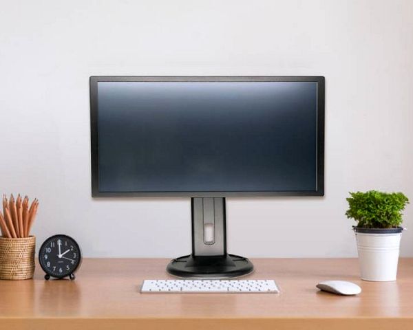 Máy tính để bàn All-in-one hoàn hảo với màn hình cảm ứng cho home và không gian làm việc.